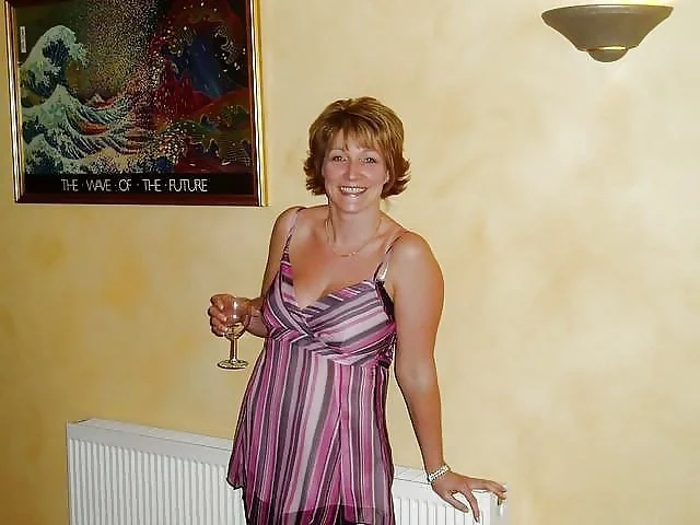 Anna - Horny UK Gilf From Essex. (pic2) image 9