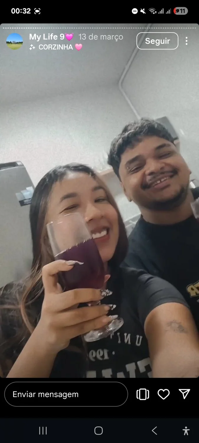 Eduarda do buzzcast de AM. Corno nem sabe q ela vende bct e faz chama kkk image 14