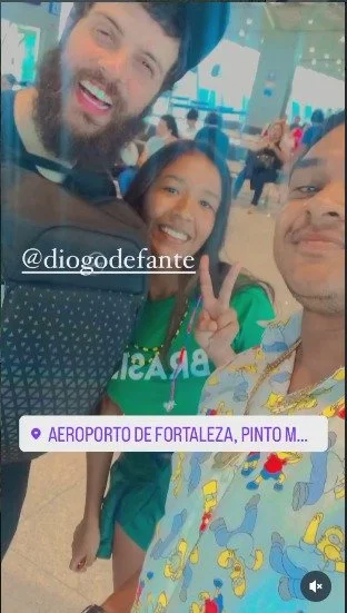 Eduarda do buzzcast de AM. Corno nem sabe q ela vende bct e faz chama kkk image 45