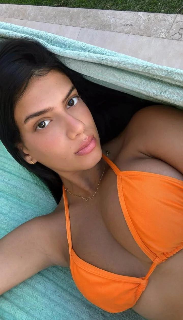 V1CTT0RIA MEDEIROS image 3