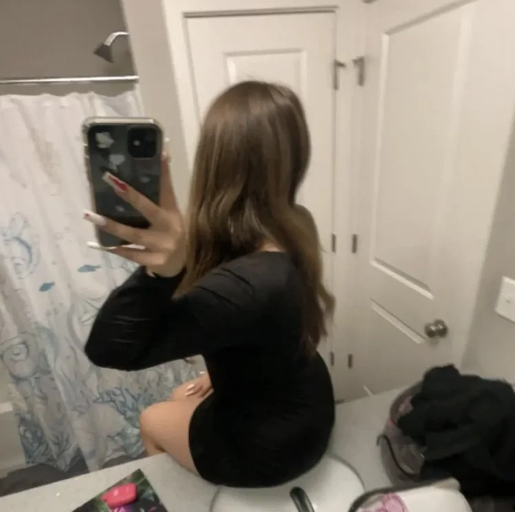 Can anyone tribute my Latina friend image 3