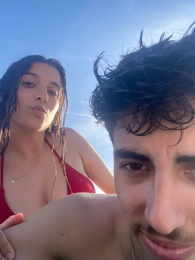 Novinha rabuda gostosa caiu na net! casal vazado aqui no erome! cover image