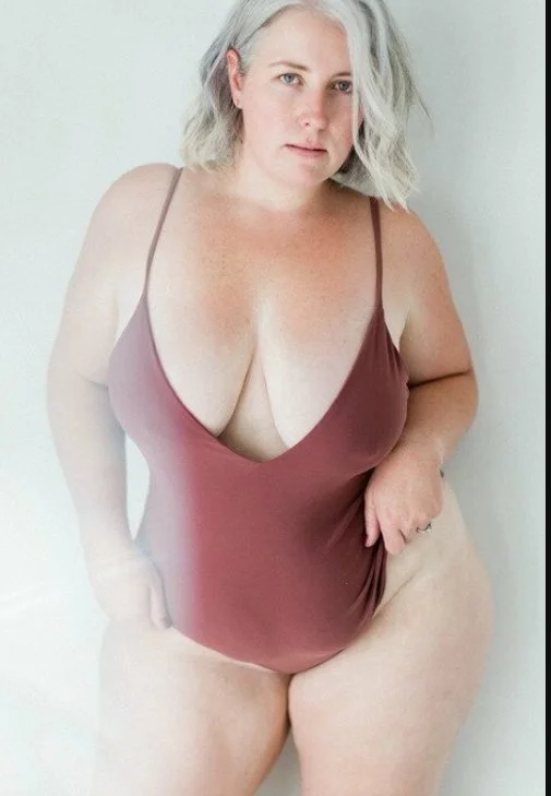GORGEOUS PLATINUM CHUBBY MILF image 19