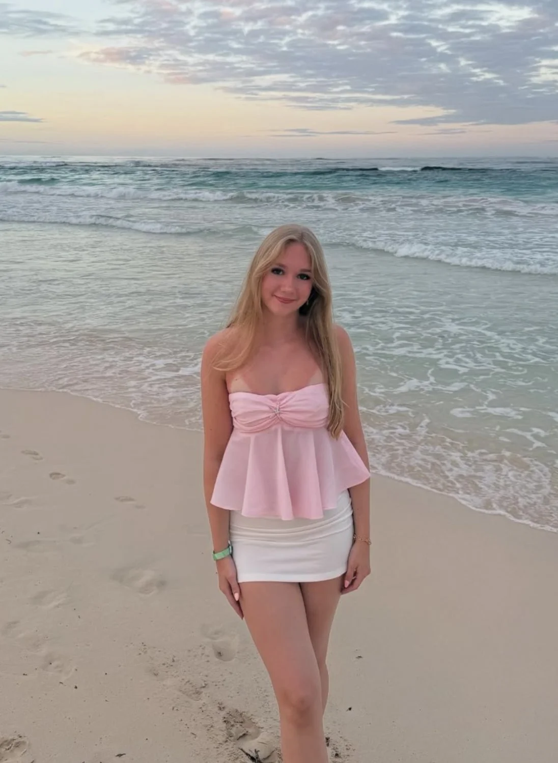 What do you think about this #sexy #teen?? Share your comments 😈 image 16
