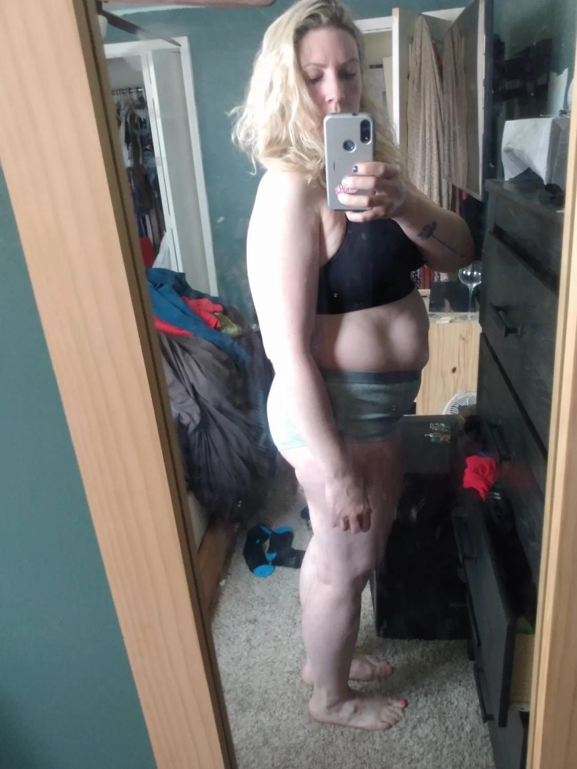 Michigan MILF mom Rachel workout main image