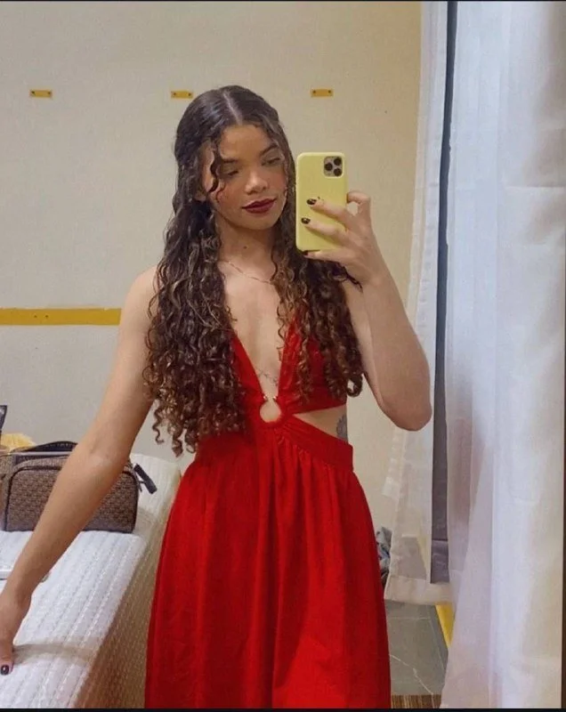 Novinha cacheada branquinha safada caiu na net fudendo image 2