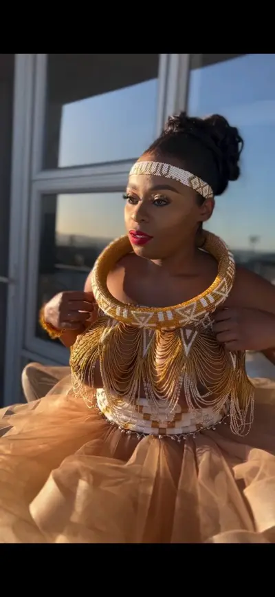 Busty ebony with huge natural tits 😍🍼😋 cover image