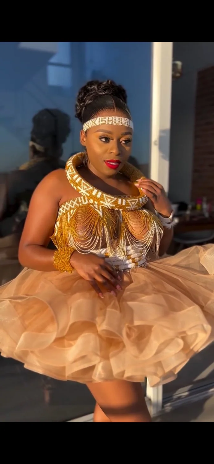 Busty ebony with huge natural tits 😍🍼😋 image 2