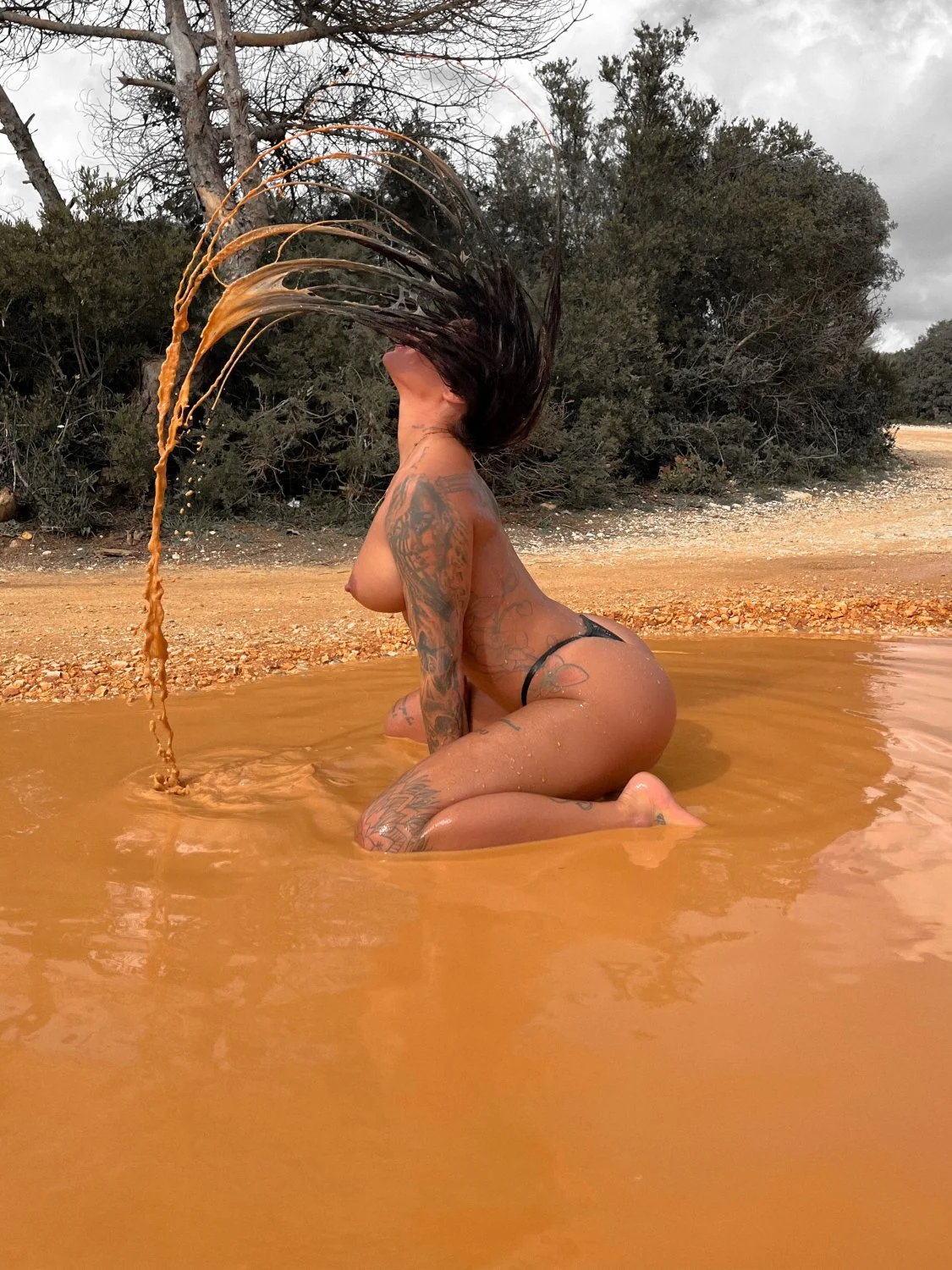 Beautiful fit girl - Wɐɯɐɔɥnlo image 29