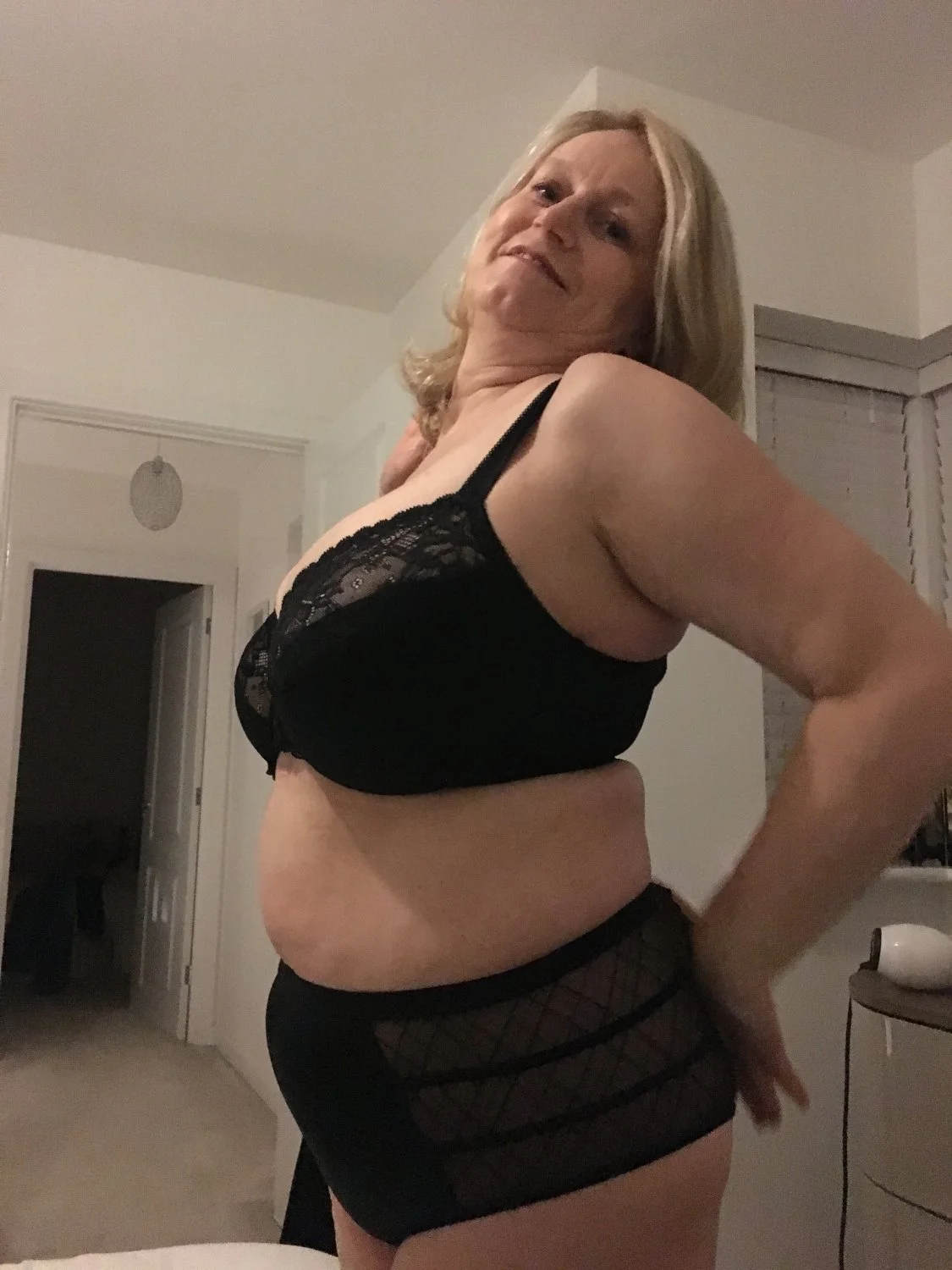 UK milf Claire with awesome tits image 8