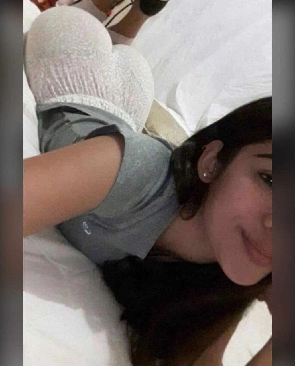 Tremendo Culo El De Esta Putita image 2