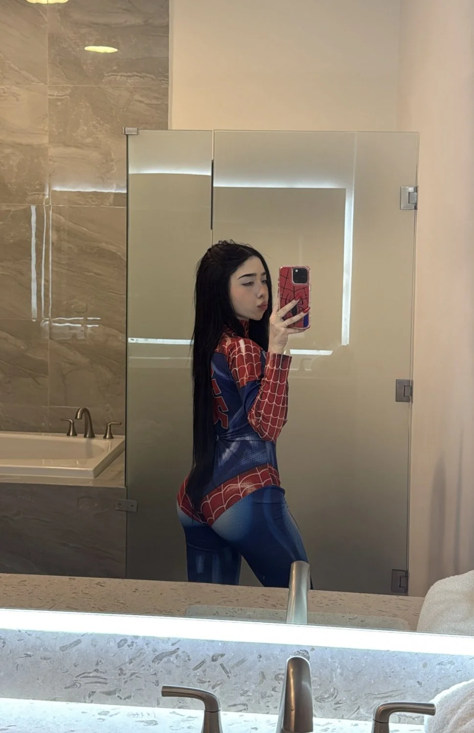 yamileth image 39