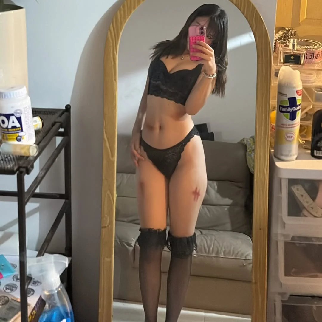 Super Sexy Thai Chick meenanz image 11