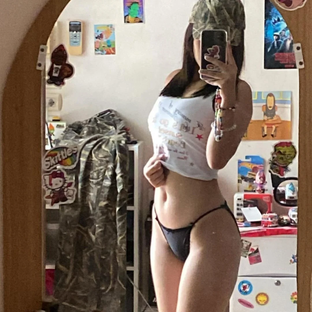Super Sexy Thai Chick meenanz image 9