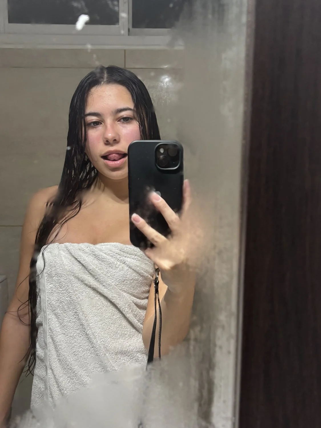 Latina highschool teen with a fat ass main image
