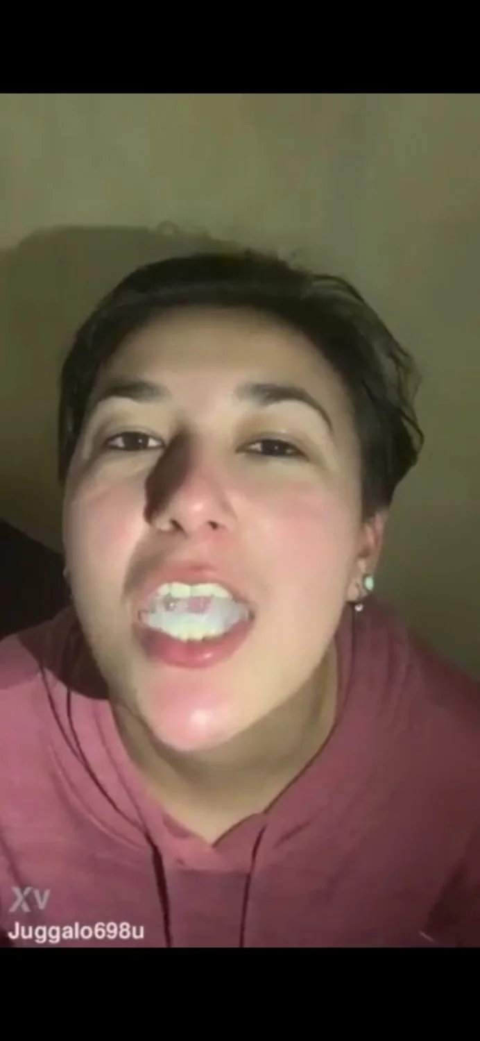 Putita chupa polla y se traga toda la lechita image 2