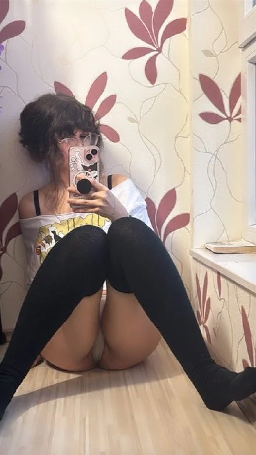 Famous twitch whore image 6