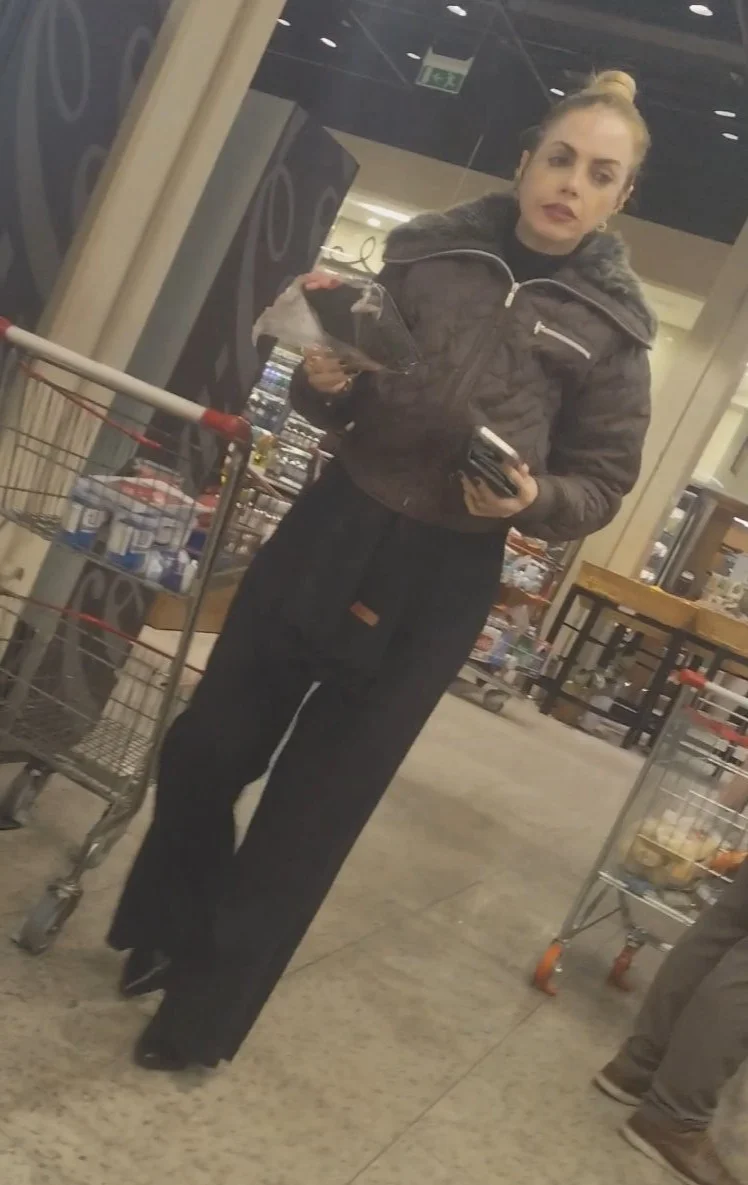 Ass in public 19 ( mature) image 11