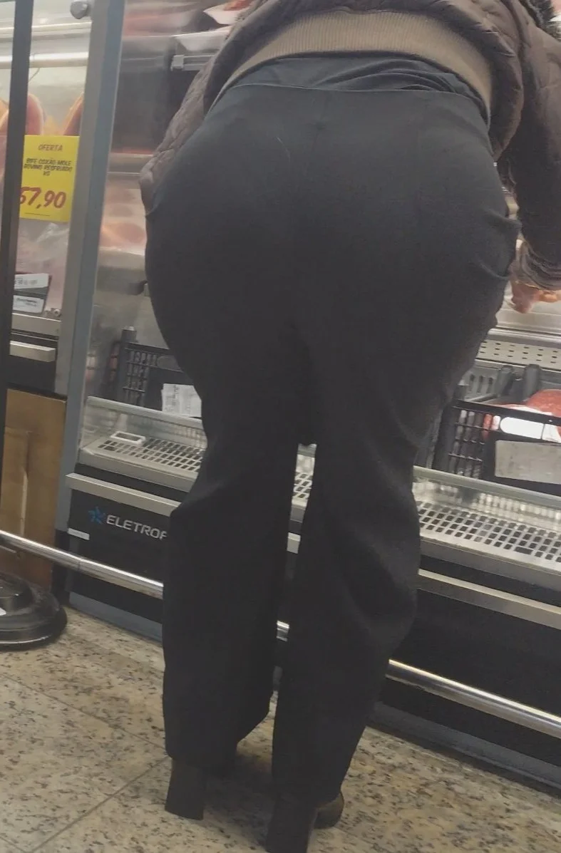 Ass in public 19 ( mature) image 14