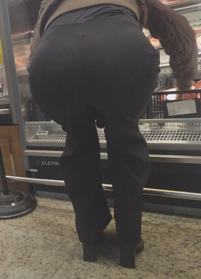 Ass in public 19 ( mature) image 7