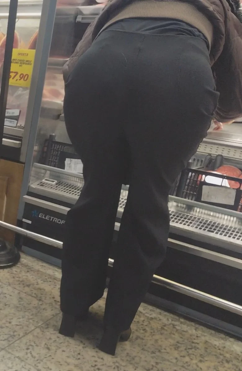 Ass in public 19 ( mature) image 8