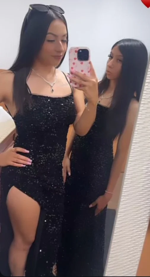 Slim thick petite Latina image 6