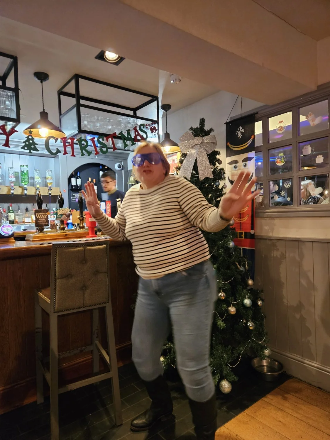 Shirley from Cheshire image 4