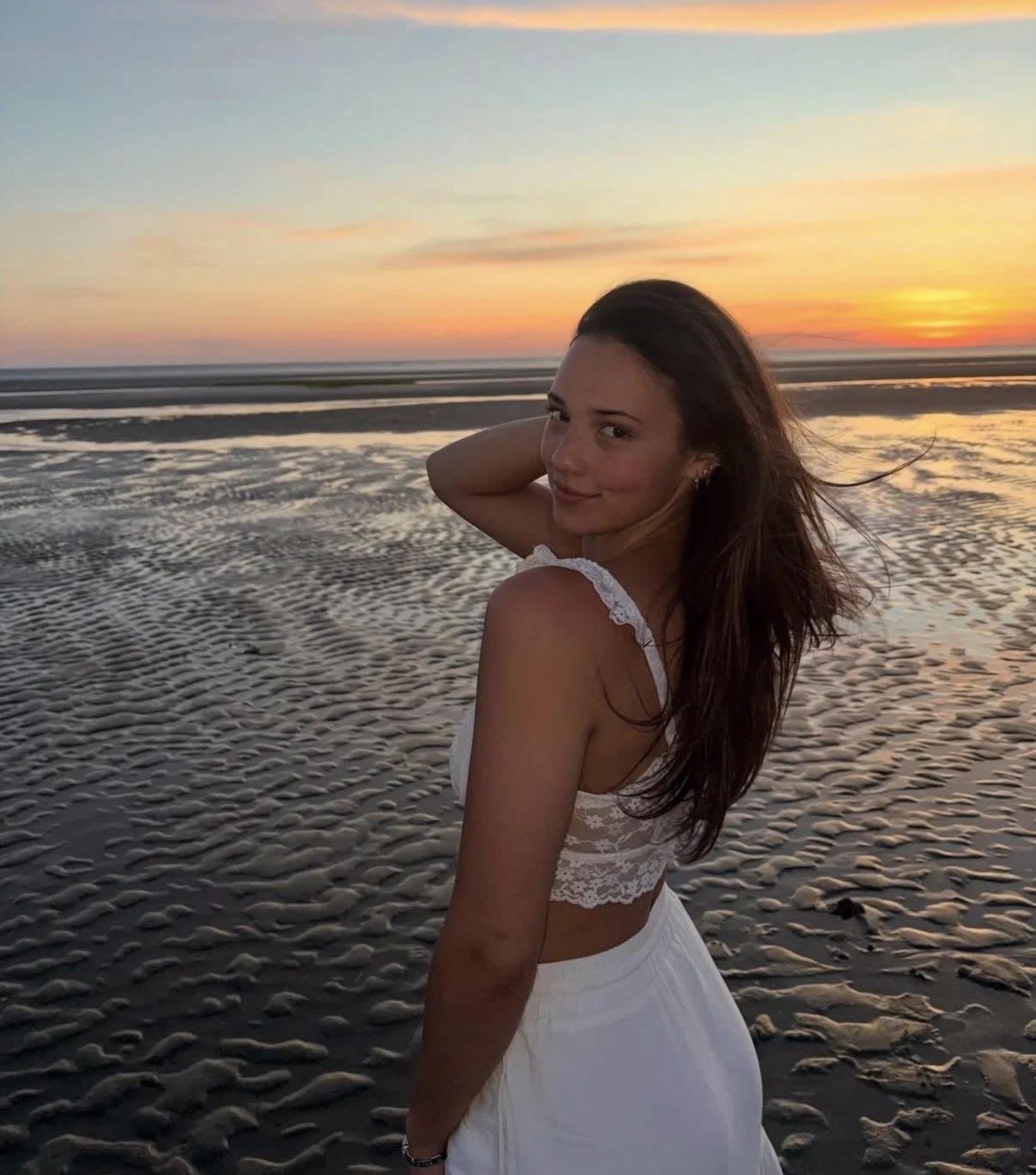 Connecticut slut Priscilla lost in IRL game image 9