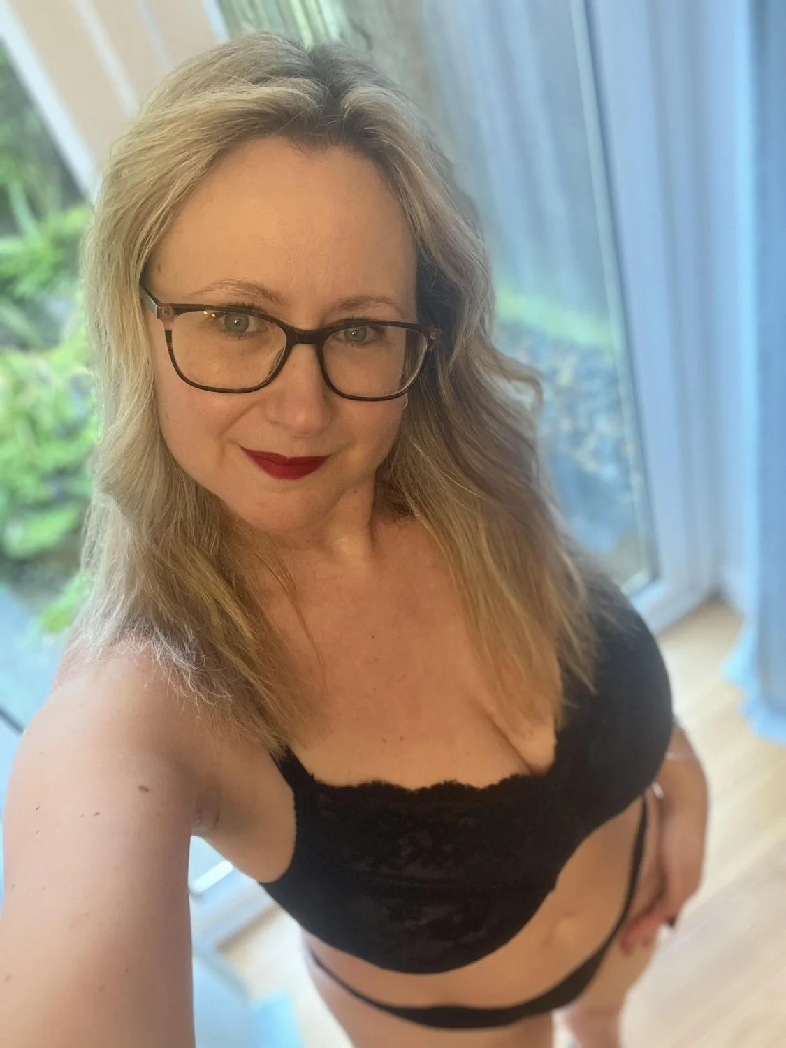 50yo Busty blond UK MILf Gilf Marilyn image 5