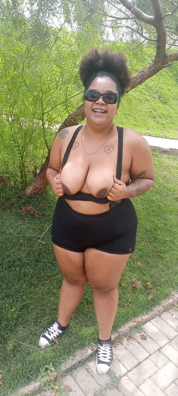 Puta preta que o corno exibe pros machos no Telegram, quem sabe quem é essa cadela? image 2