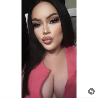 Jackyt00pr3tty on snap. Any one got any on this puertorican thot?? cover image
