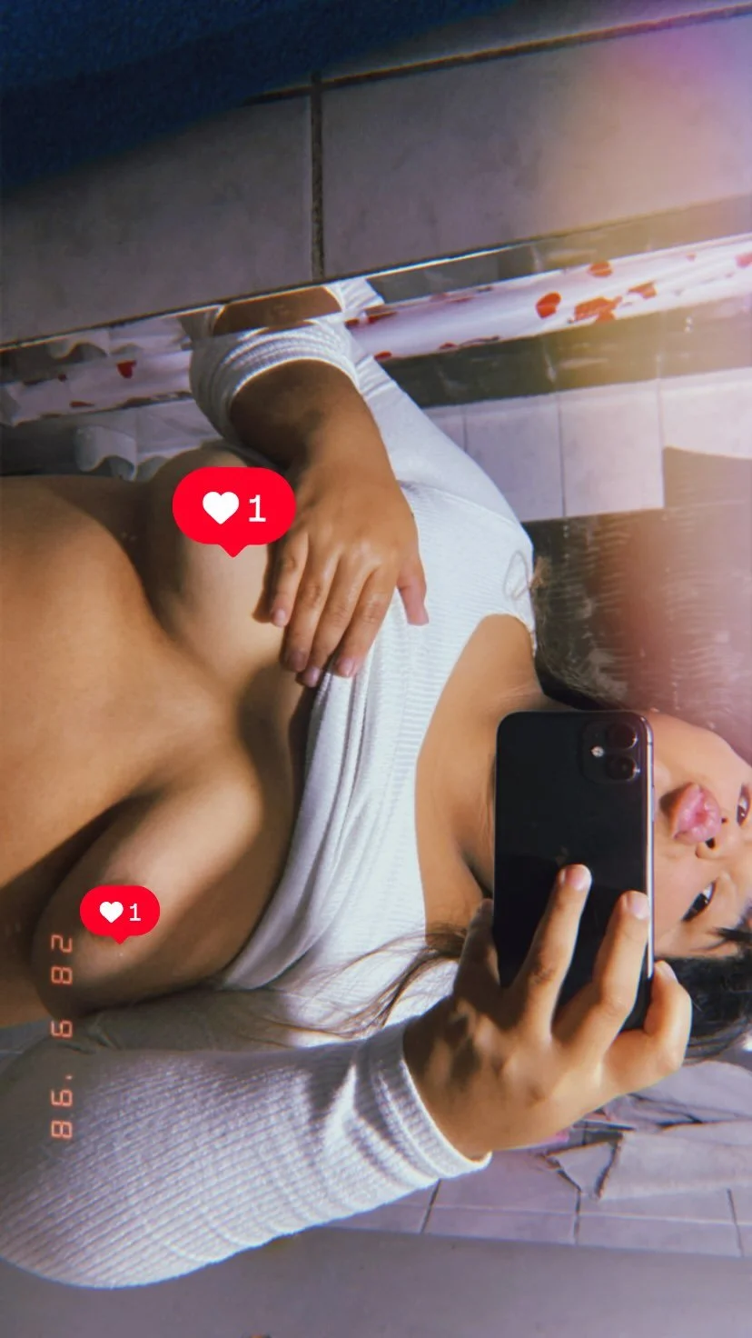 Gordi mostrando tofo pendeja image 2