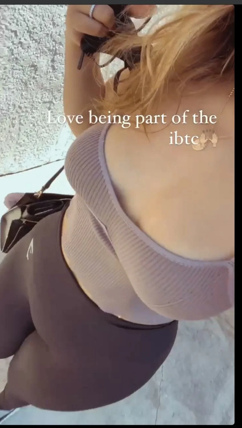 Insta baddie Ana image 15