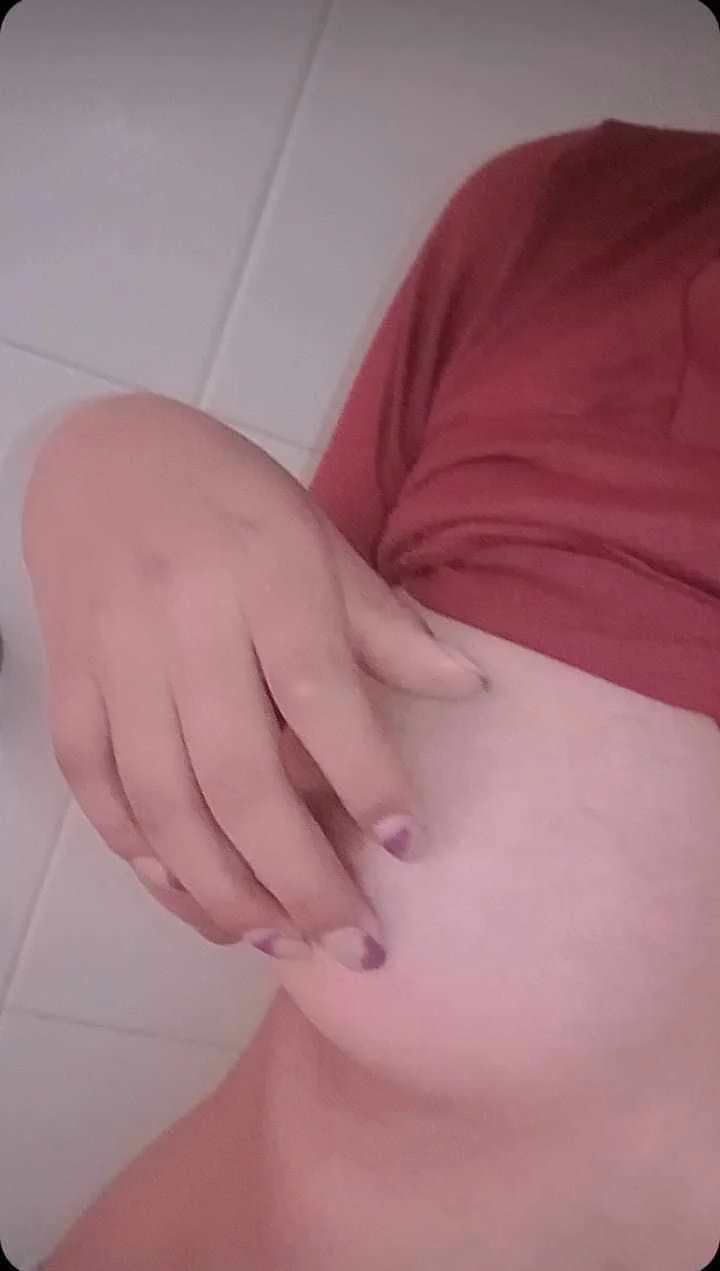 Chavita gótica se saca las bubis 🤤 image 2