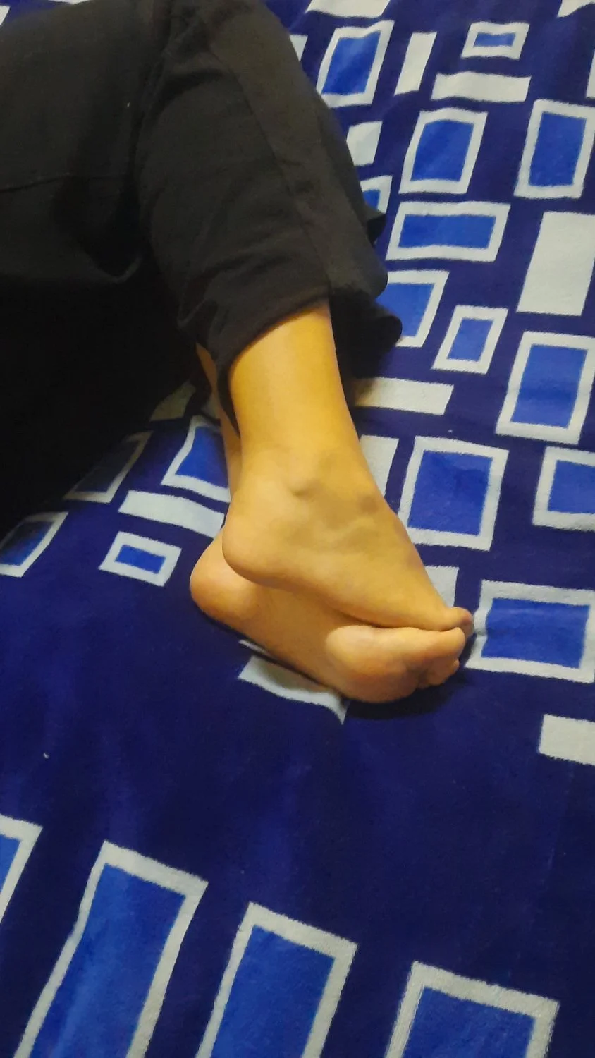 Rocio putita argentina de 30 años su cornudo novio nos comparte sus pies image 11