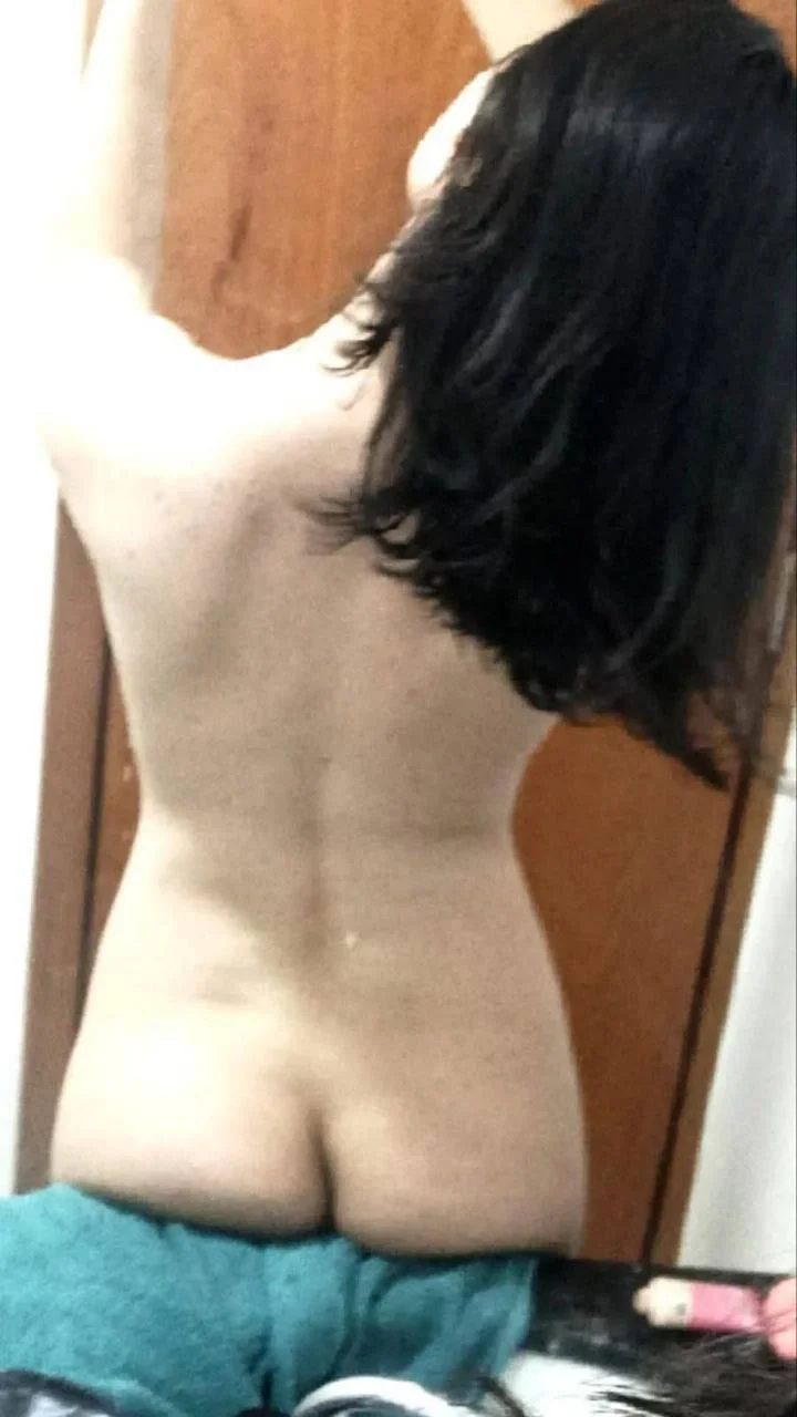 Putinha do cabelo curtinho e peitos lindos mandando nudes image 7