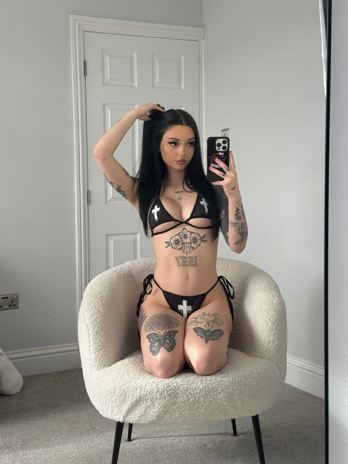 Goth Ring Girl Gets Turned On By Recording Her Touching Herself image 17