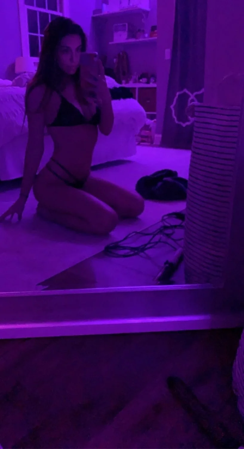 Baddie college slut nice tits 18+ image 2