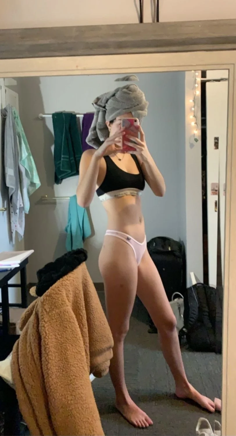 Baddie college slut nice tits 18+ image 8