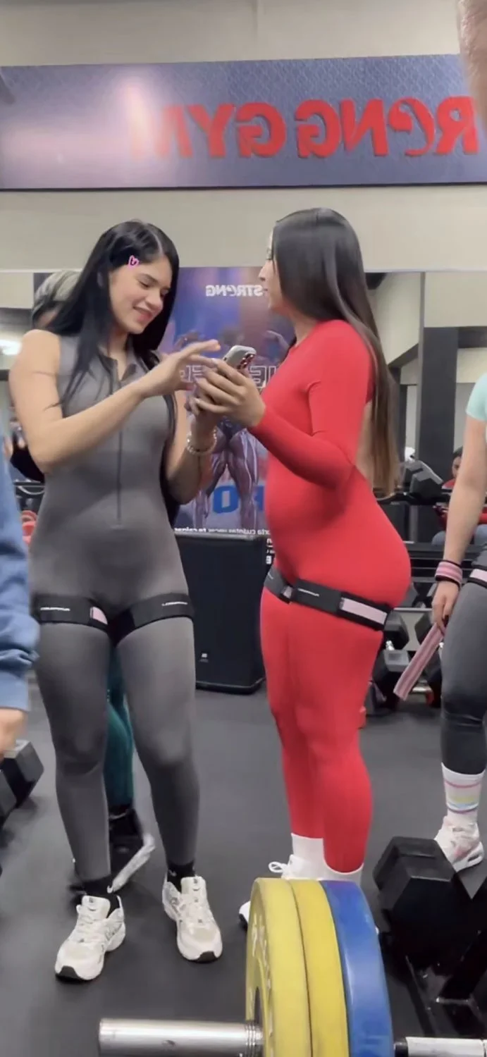 Wha a sexy gym ladies image 10
