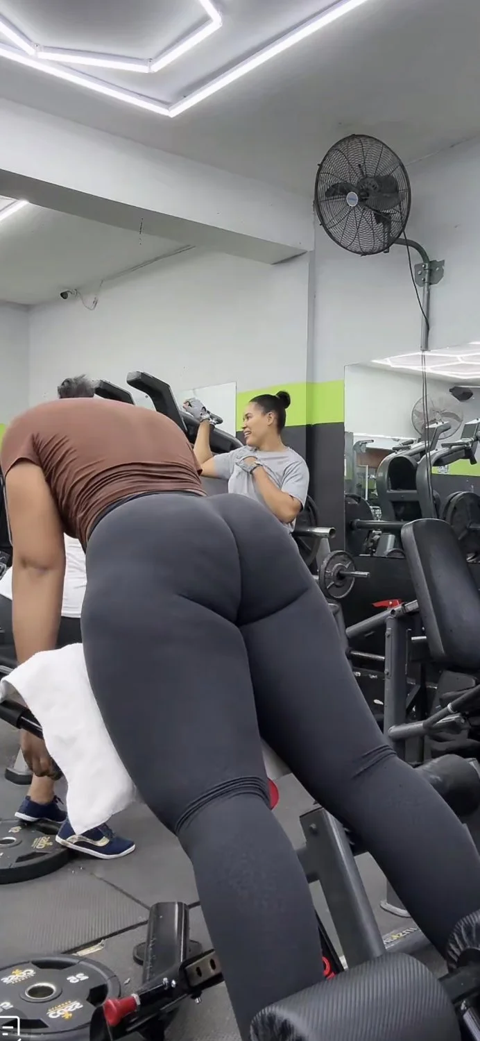 Wha a sexy gym ladies image 15