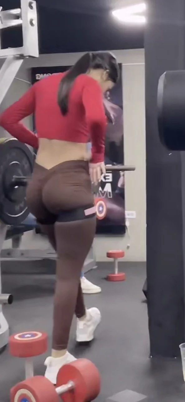 Wha a sexy gym ladies image 22
