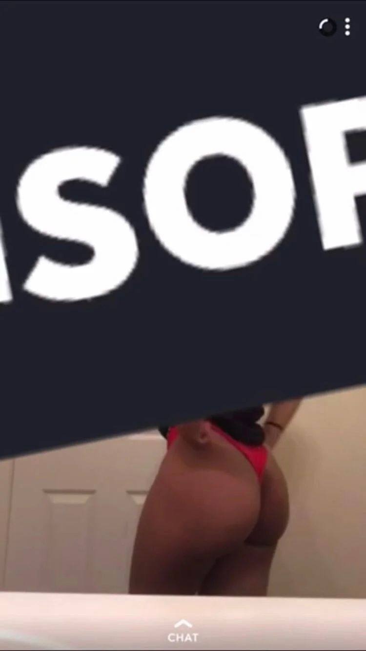 Thick ass lightskin twerks leak image 6