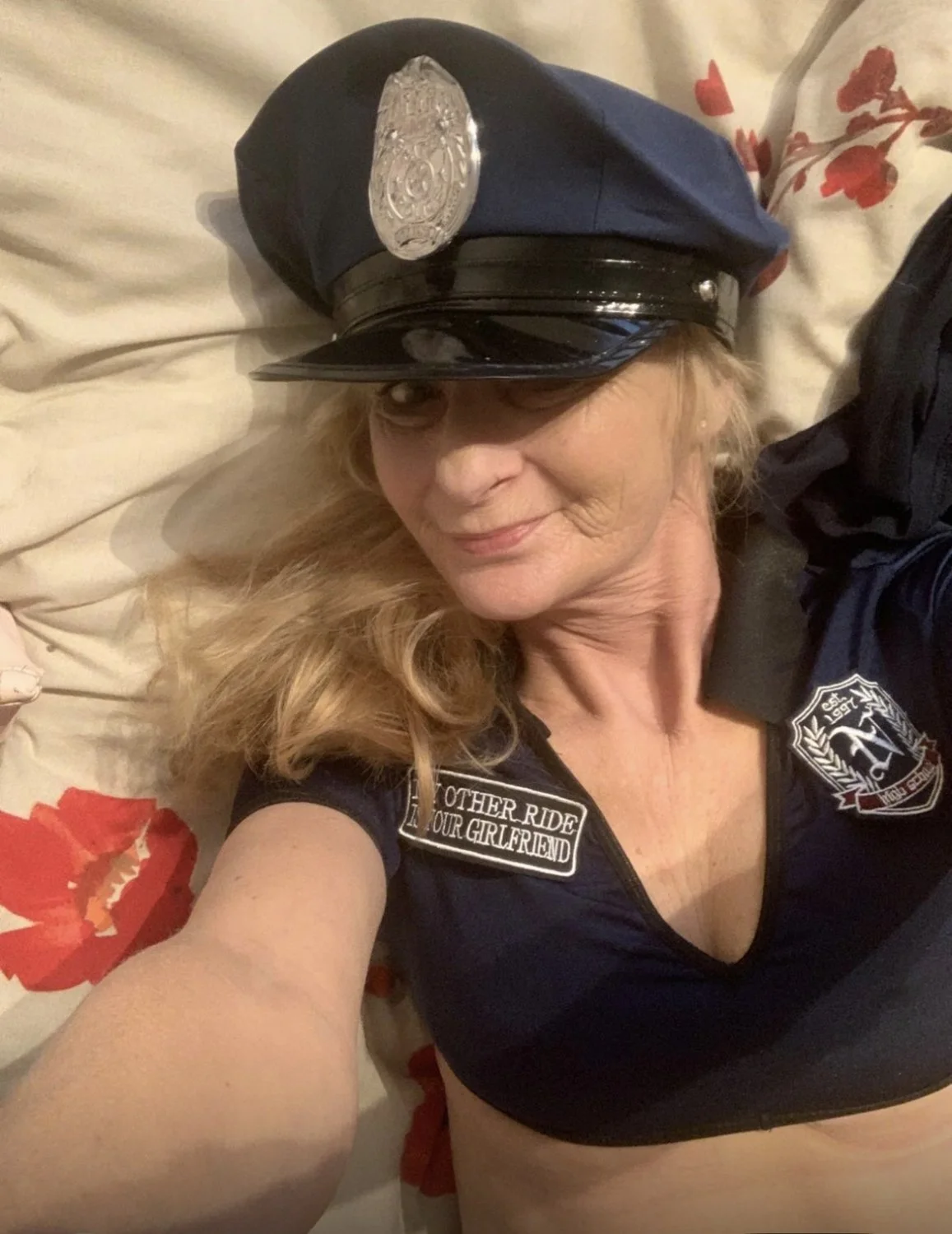 MILF police officer image 3
