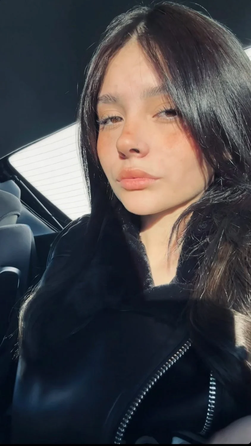 Gorgeous Latina shows off her perfect body image 16