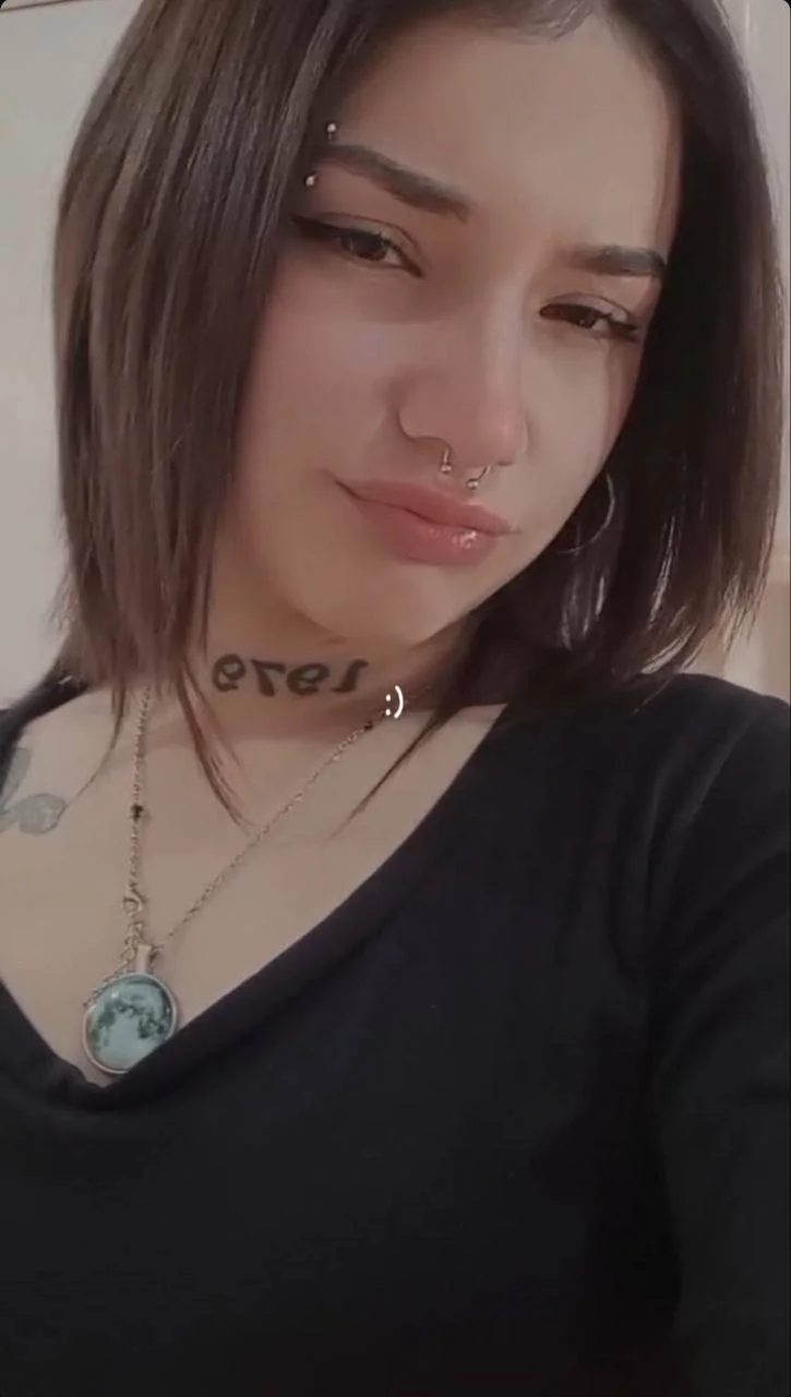 Girlfriend gives double blowjob w dildo image 2