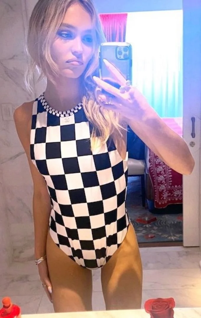 Lily the slut image 8