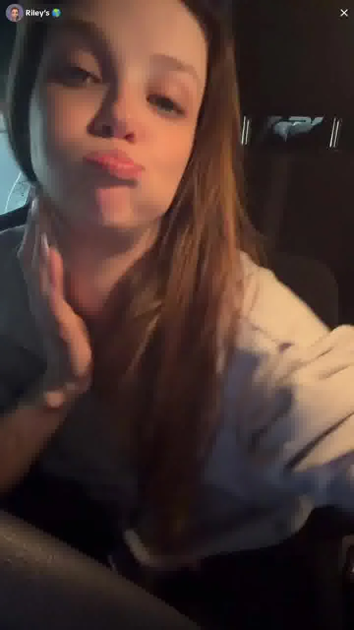 tiktok live riley image 2