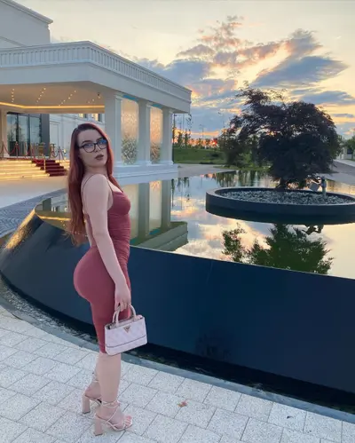 Thick Romanian snowbunny Emma cover image
