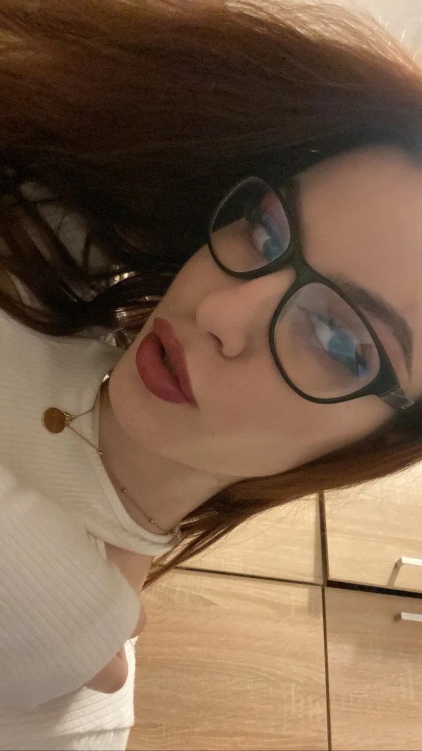 Thick Romanian snowbunny Emma image 16